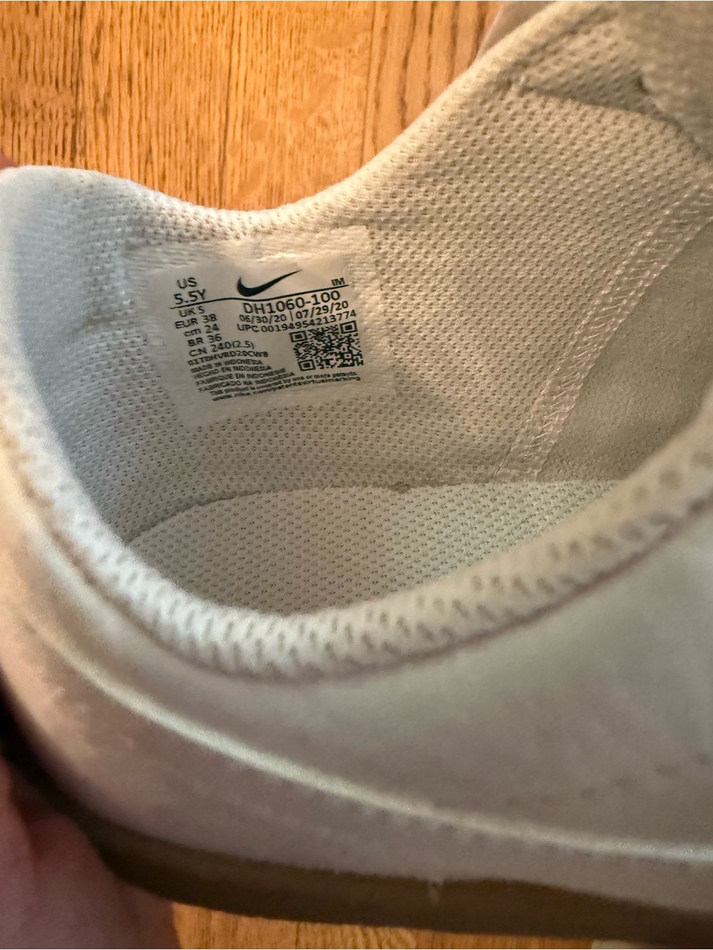 Nike Women's White Leather Sneakers with Gum Outsole - Picture 4 of 4